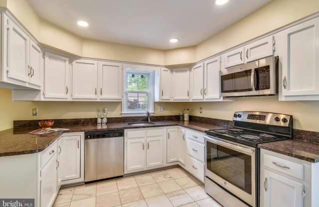 1657 QUAIL HOLLOW COURT Gallery 2