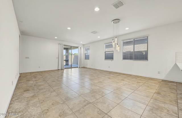 8442 N 170TH Lane Gallery 4