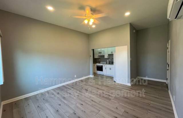 23242 Victory Blvd. Gallery 4