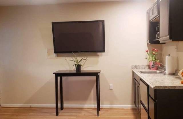 580 KNOLLWOOD Road photos photos