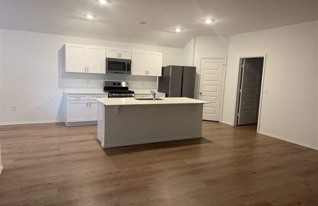 2105 W 30th Place Gallery 3