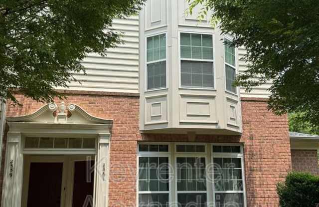 2561 Eastbourne Dr photos photos