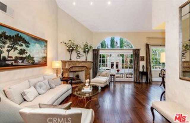 28 Westport Gallery 2