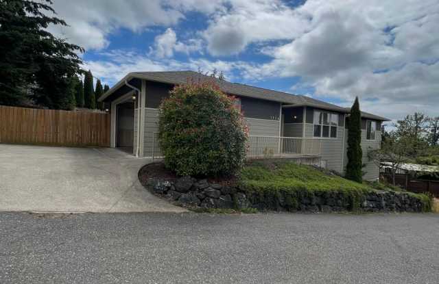 3 Bed 2 Bath Single Story House Near Shopping and Schools photos photos