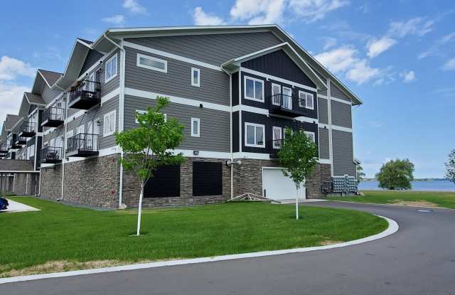 715 Lake Shore Drive Northeast - 104 Gallery 4