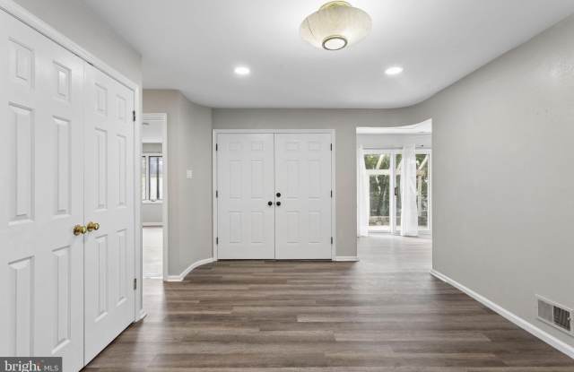 932 CHANTICLEER Drive Gallery 3