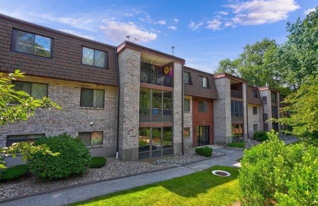 7 Greenbriar Dr photos photos