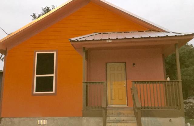 1015 Fir Lane - 1015 Fir Ln, Lockhart, TX 78644