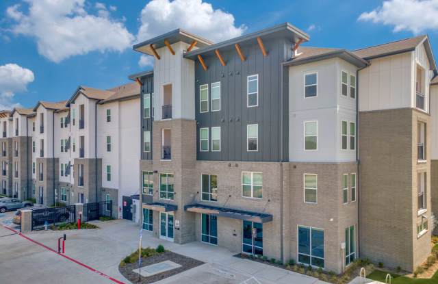 Palladium Carver Living Gallery 3