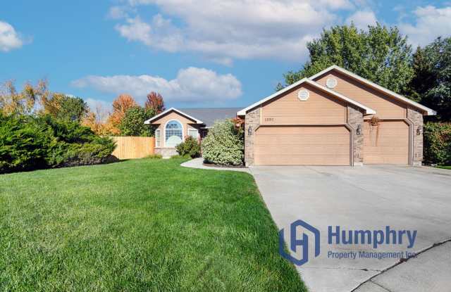 Charming home minutes from Settler's Park - 1352 North Cliff Creek Place, Meridian, ID 83642