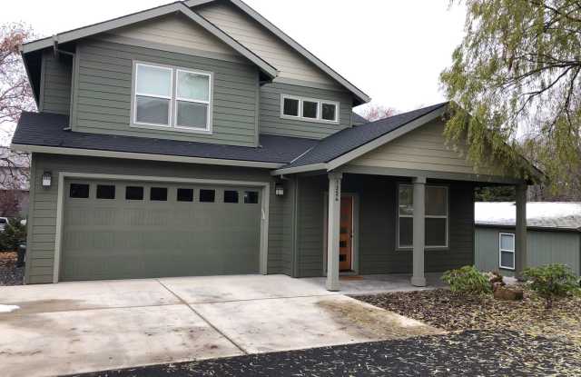 5 Bedroom, 5.5 Bathroom Home in Hood River. photos photos 5 Bedroom, 5.5 Bathroom Home in Hood River. photos photos