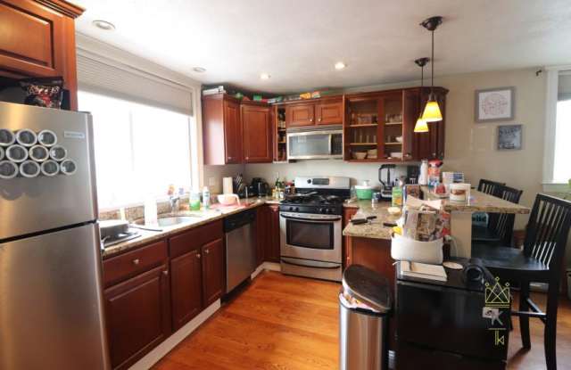 270 E St. photos photos