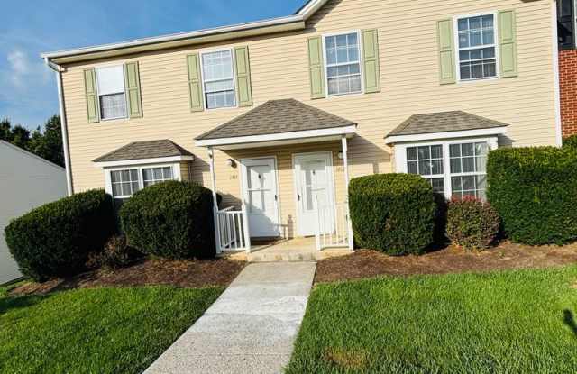 4 Bedroom, 2.5 Bath Townhouse photos photos 4 Bedroom, 2.5 Bath Townhouse photos photos