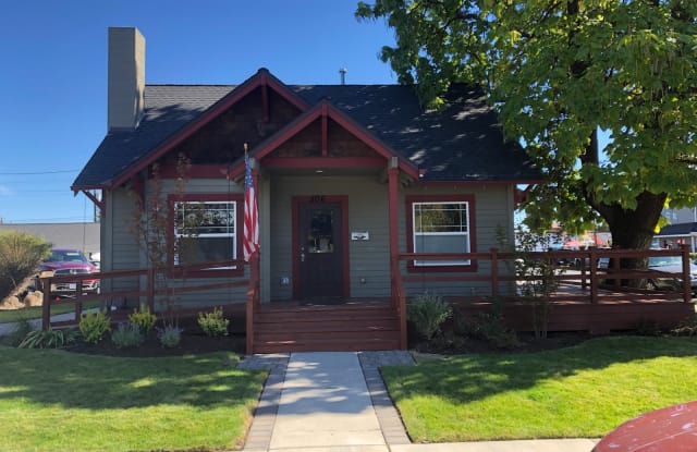 306 Northwest 7th Street - 306 Northwest 7th Street, Redmond, OR 97756
