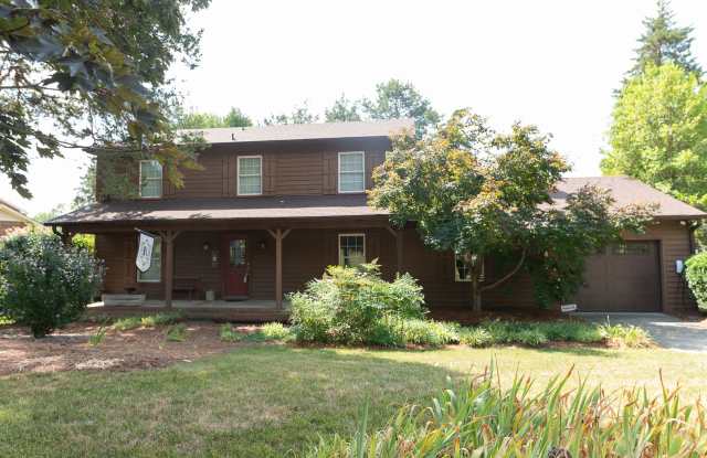 Immaculate 4 bedroom 3 bathroom home in Northwest Greensboro with 1 car garage/large fenced-in yard/storage shed photos photos