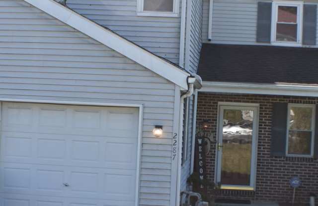 2 Bedroom Townhome with Attached Garage photos photos