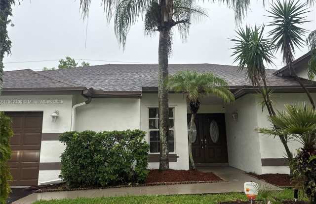 928 SW 149th Ter photos photos