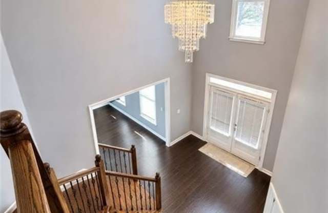 240 Creekside Park Drive Gallery 3