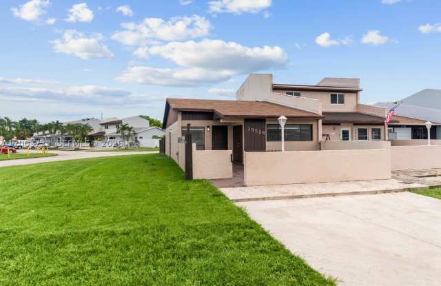 19528 NW 55th Cir Pl Gallery 1