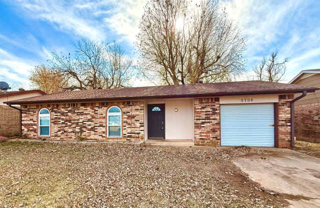 Cute 3BD 1BA Home w/ Bonus Room in Midwest City!!! Gallery 1