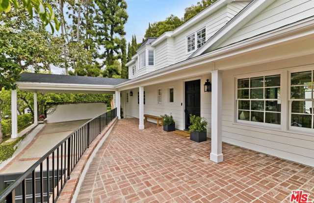 336 North BUNDY Drive Gallery 3