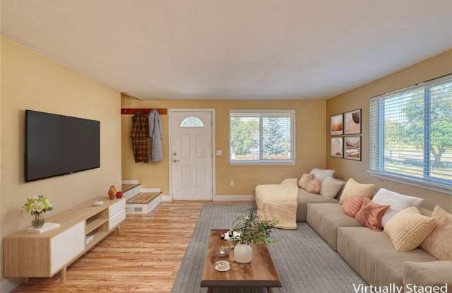 Spacious 3bd/2ba + Office and 2-Car Garage on 1/2 Acre Minutes from Downtown Kalispell!!! Gallery 3
