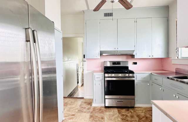 Charming Home in Hilo Gallery 3