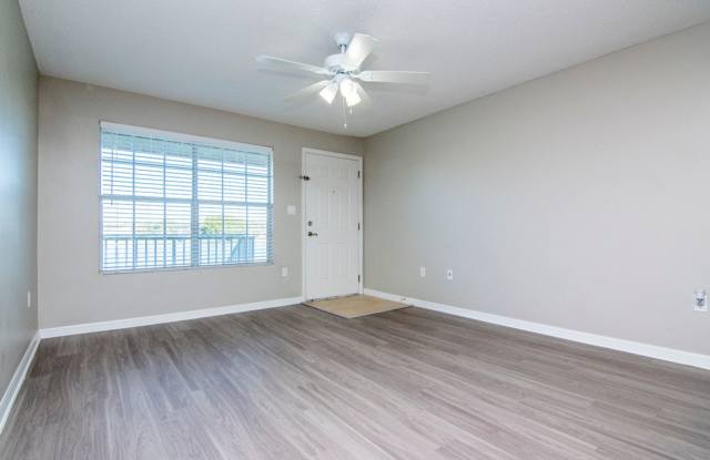 Lake Front - 2nd Floor - 1 Bedroom 1 Bath for Lease photos photos