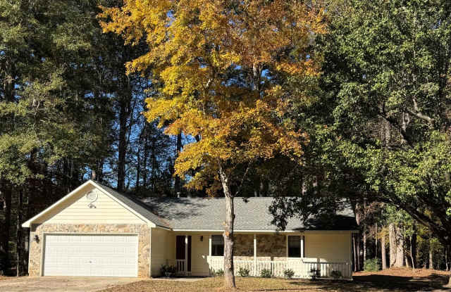 Charming 3BR House in Fayetteville - 165 Paces Drive, Fayetteville, GA 30215