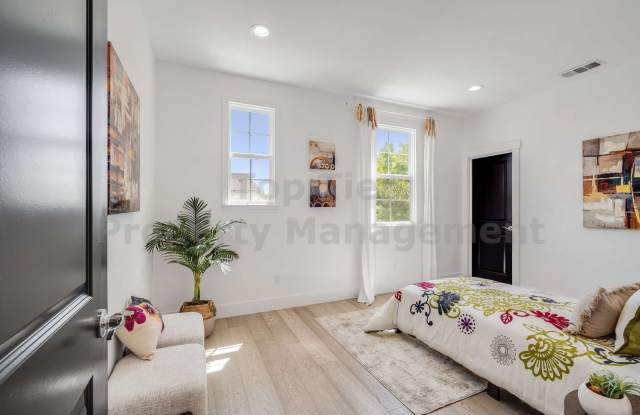 ***Spectacular 4 bed, 3 bath, 2,558 sq ft House for Rent Now-Available NOW Gallery 4