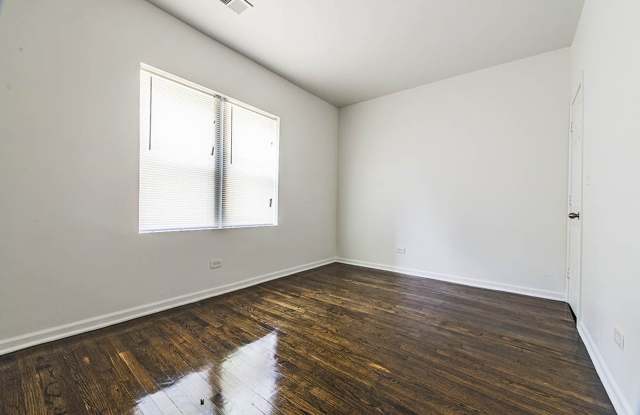 7159 S Wabash Ave Gallery 3