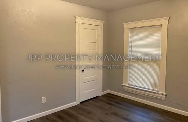 1106 West Michigan Avenue - Upper Gallery 2