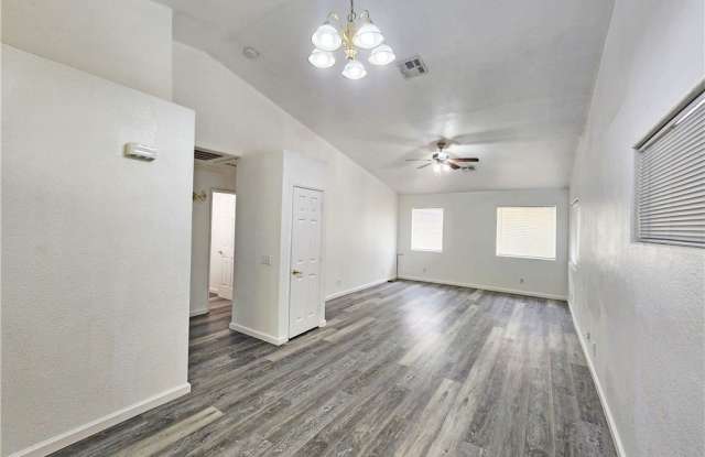2321 E Calvada Boulevard Gallery 4