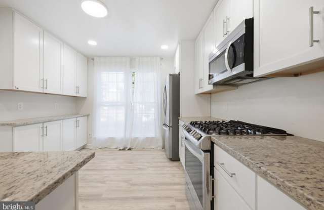 13231 COPLAND Court Gallery 4