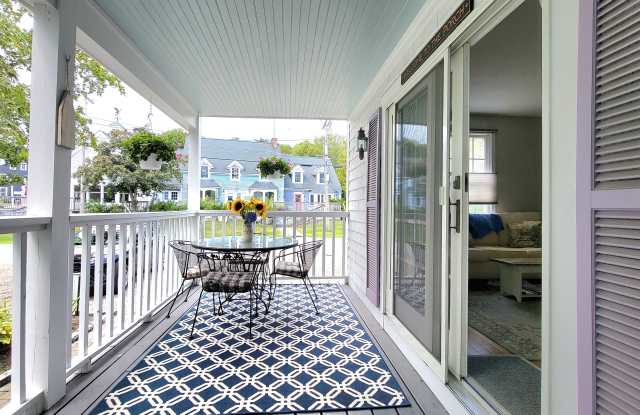 327 Shore Rd - 327 Shore Road, York County, ME 03907