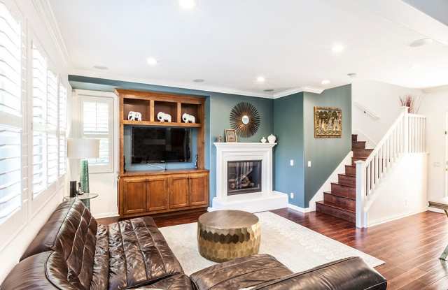 Large 3 Bed 2.5 Bath Home Available In Eastside Costa Mesa! photos photos