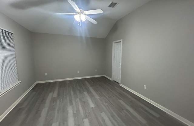 Midway ISD Speegleville Home Gallery 3