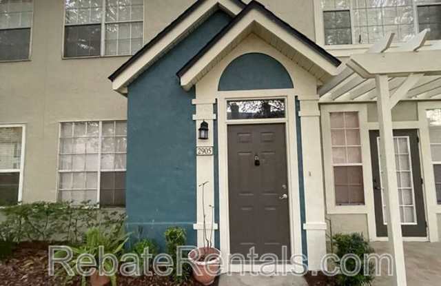 13703 Richmond Park Drive Gallery 2