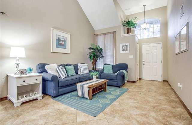 1124 Blackberry Creek Gallery 3