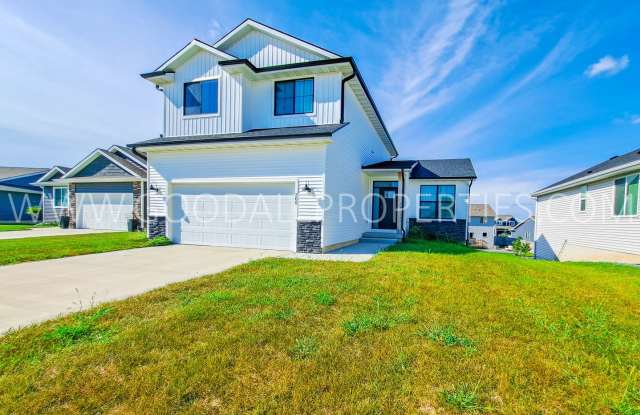 3bd 2.5 bth in Waukee with a walk out basement and on Cul de sac. photos photos