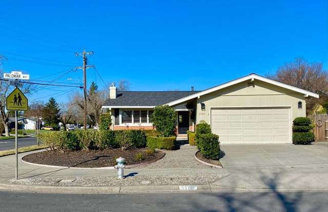 Centrally Located Three Bedroom North Napa Home photos photos