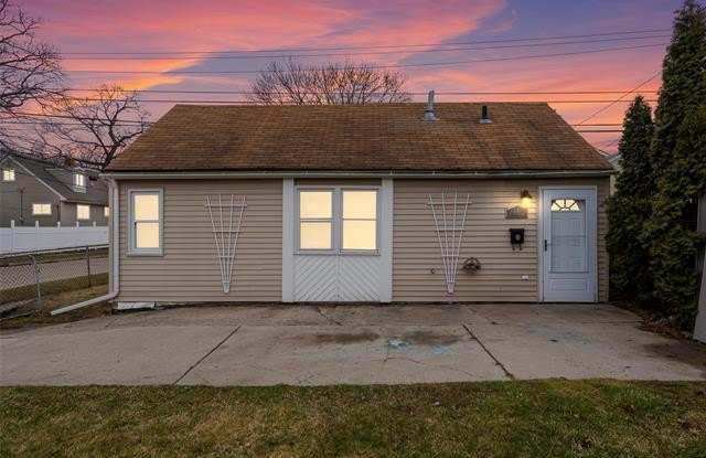 23462 CARLISLE Avenue photos photos