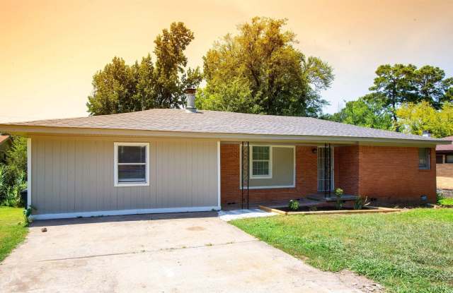 208 Greencrest Drive Gallery 1