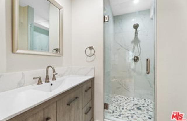 1753 Midvale Avenue Gallery 3