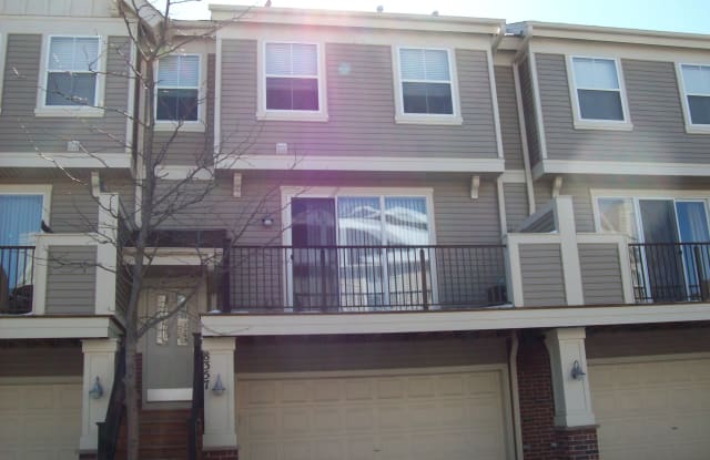 8357 Townsend Dr - 8357 Townsend Dr, Eden Prairie, MN 55344