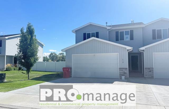 Newer townhome in Rigby Gallery 1