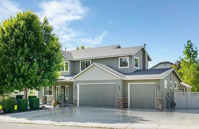 Beautiful 4-Bedroom Home in Meridian’s Bridge Tower Subdivision Gallery 1