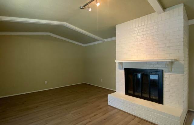 4 bedroom, 2 bath house!! Gallery 4