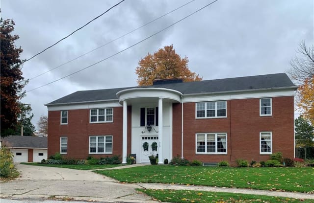 4309 Virginia Dr - 4309 Virginia Drive, Fairview Park, OH 44126