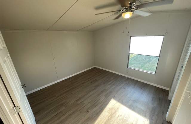 2901 Fm 604 Gallery 4